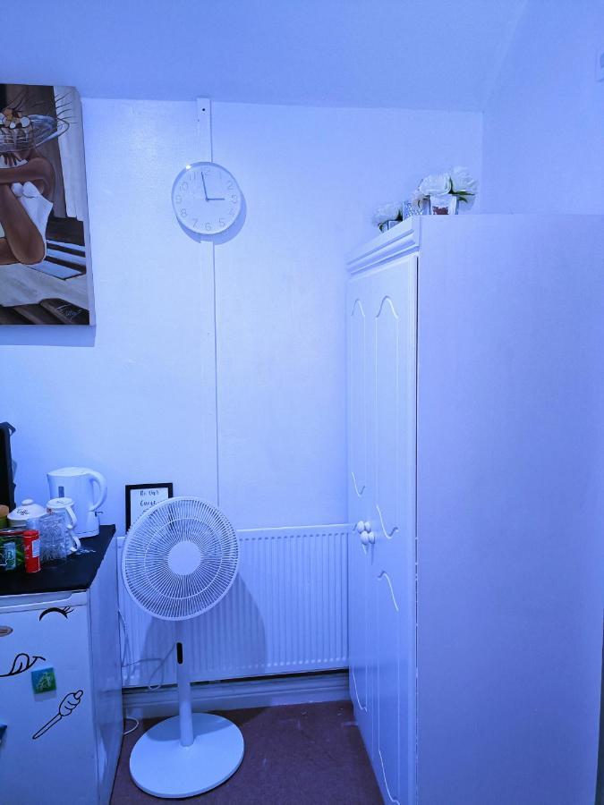 ברמינגהאם Homestay Bedspace מראה חיצוני תמונה